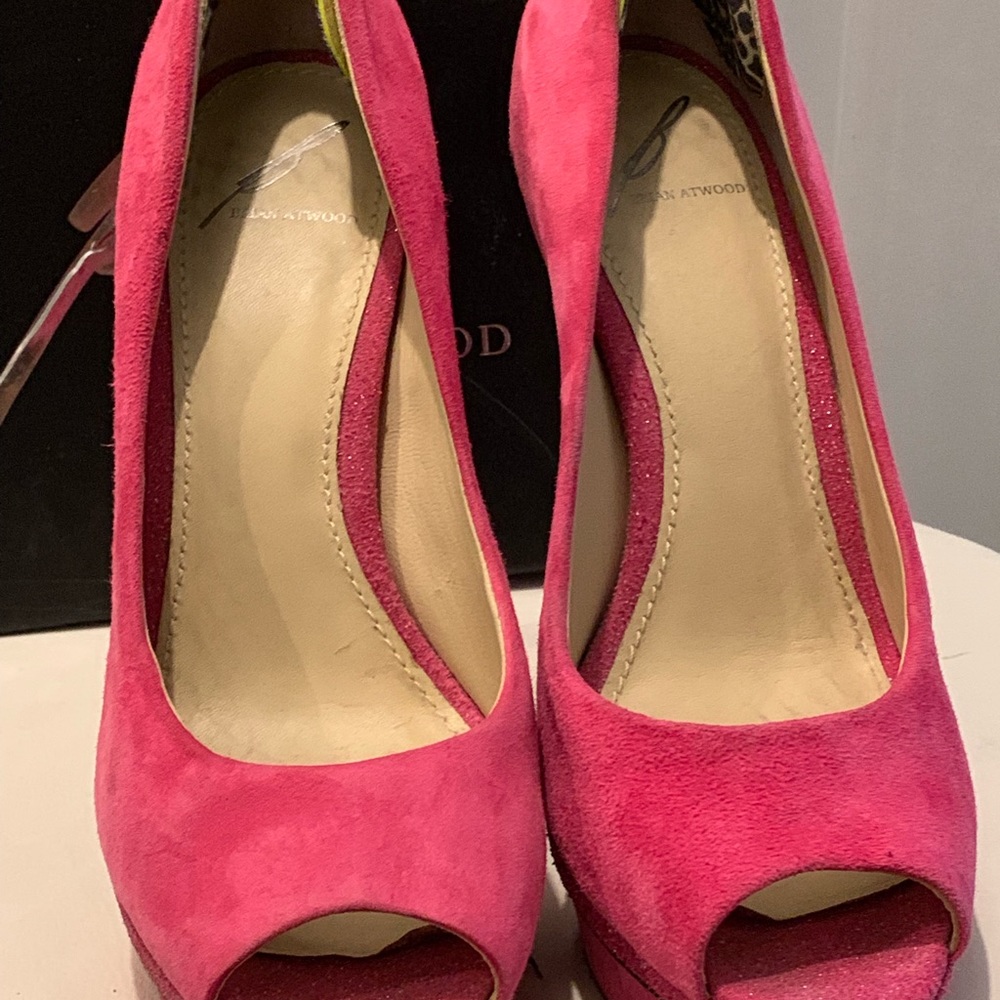 heels - Picture 5 of 8